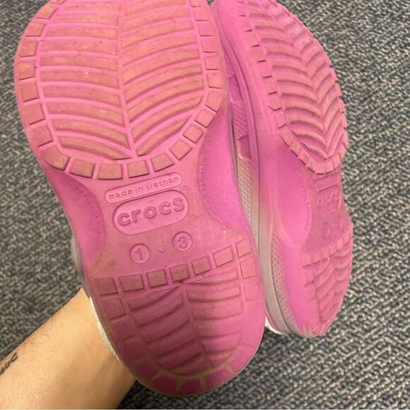 Crocs Pink/Purple Fur Lined Kids Size 1/3 - Picture 3 of 5